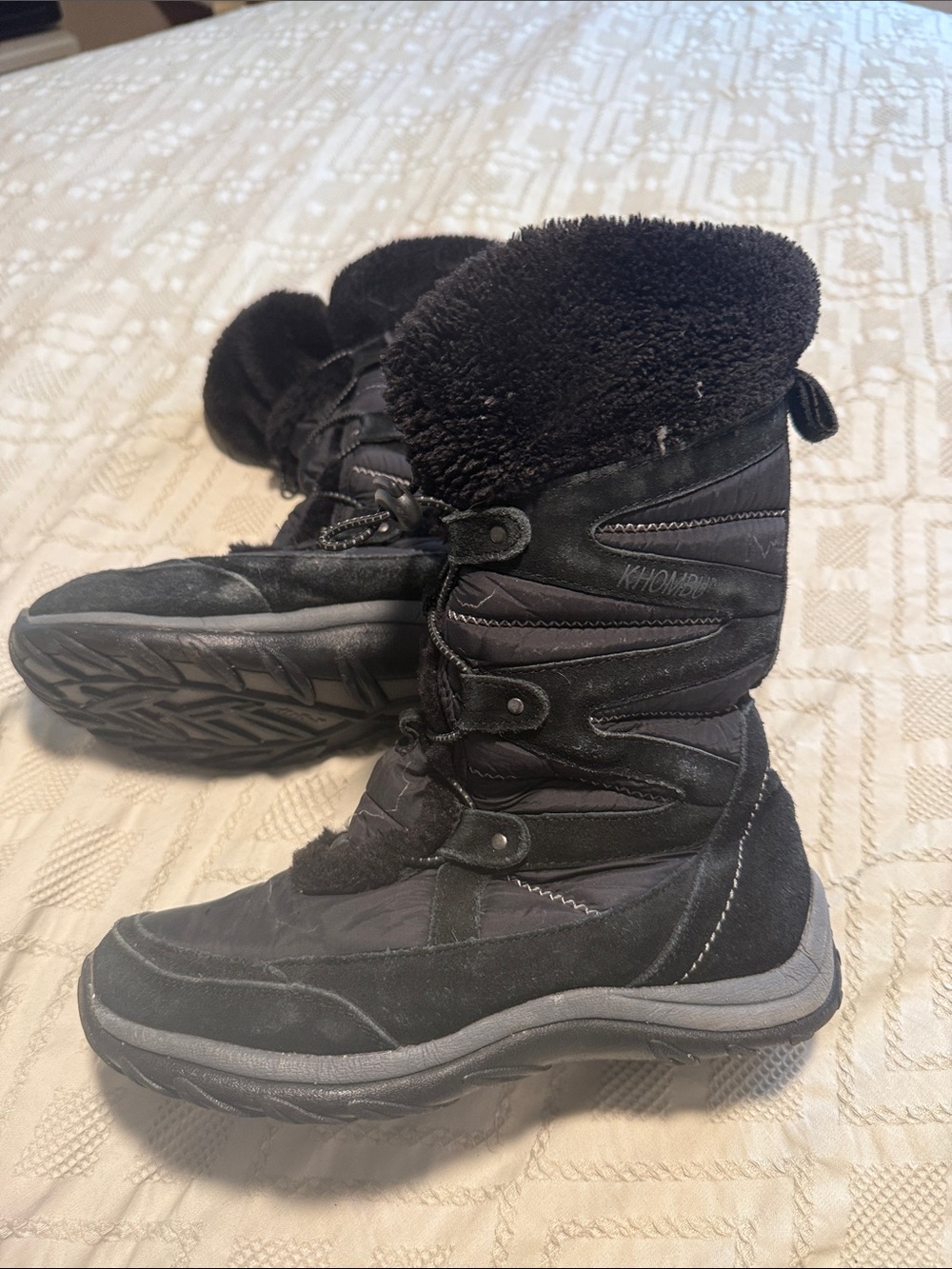 Khombu Black Women's Insulated Faux-Fur Cuff Winter Boots